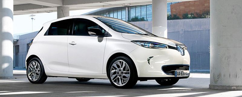 Bereits als viertes Modell mit rein batteriebetriebenem Antrieb bringt Renault den kompakten Zoe auf den Markt. Der Fünftürer im Format des Renault Clio wurde von Anfang an ausschließlich für den Elektroantrieb konzipiert.