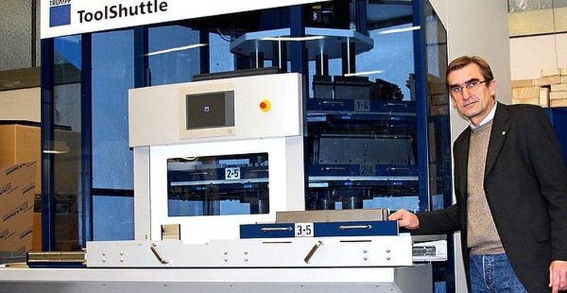 „Die Rüstzeiten zahlt uns niemand“, sagt Lothar Weber, Fertigungsleiter bei H. P. Kaysser. Mit dem Tool-Shuttle von Trumpf reduziert er sie.