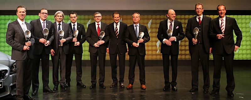 Ausgezeichnet! (v.l.n.r.) Don Walker (CEO Magna Group) Peter Tyroller (Geschäftsführer Robert Bosch GmbH), Fritz Dräxlmaier (Geschäftsführer Dräxlmaier Group), Manfred Grabowski, (Leiter Vertrieb der Friedrich Boysen GmbH), Dr. Udo Dinglreiter, (Geschäftführer R. Scheuchl GmbH), Dr. Herbert Diess (BMW-Vorstand Entwicklung), Frederic Lissalde (President & General Manager BorgWarner Inc.), Rolf Königs (Chairman & CEO Aunde-Gruppe), Reinhard Kromer-von Baerle (Geschäftsführer Peiker Acustic GmbH), Dr. Klaus Draeger (BMW Vorstand Einkauf & Lieferantennetzwerk).
