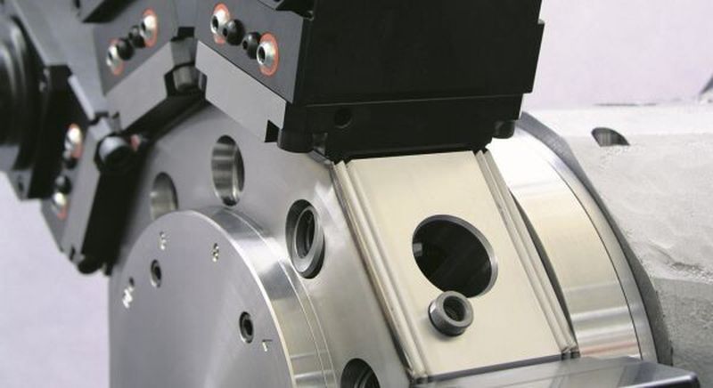 Bild 1: Mit dem Ausrichtsystem W-Verzahnung werden Wiederholgenauigkeiten < 8 µm erreicht. Außerdem erhöht sich die Steifigkeit des Gesamtsystems Maschine und Werkzeughalter.