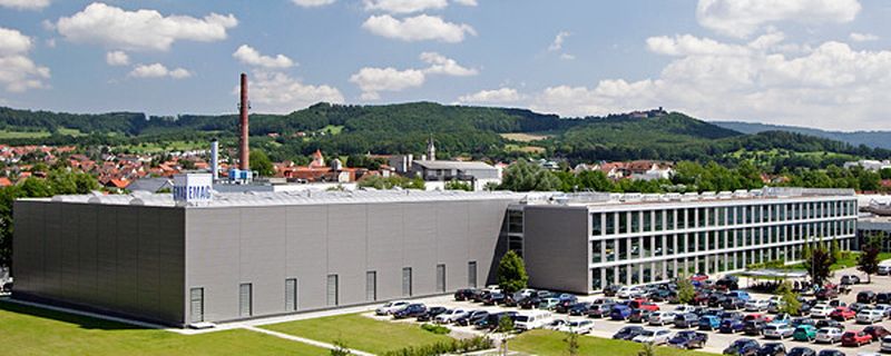 Die EMAG-Gruppe verzeichnete im Jahr 2012 einen Umsatz von 473 Millionen Euro – das entspricht einer Steigerung um 24 Prozent zum Jahr 2011. Vor allem Asien und die USA haben nach Unternehmensaussagen stark dazu beigetragen. Im chinesischen Jintan entsteht nun das erste Produktionswerk des Unternehmens in China.