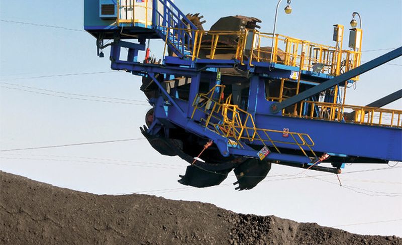 Fig. 2: When stacking coal, the height of the stockpile is restricted to prevent self-ignition.