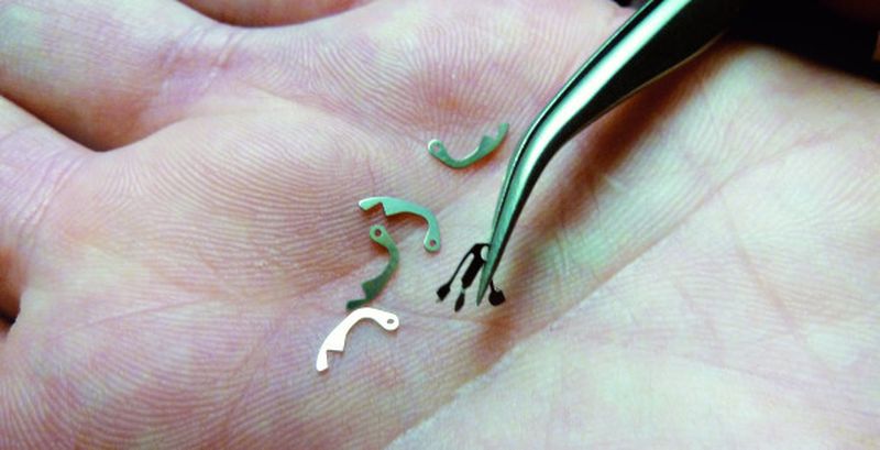Ein Händchen fürs Feine – das braucht man, wenn man Maschinen und Anlagen zum Stanzen von kleinsten, ja man muss sagen filigransten Mikrobauteilen entwickelt, konzipiert und baut, wie es die Creative Automation GmbH & Co. KG in Roßhaupten tut.