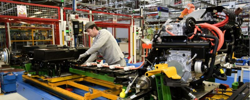 Die Kastenwagenmodelle von Peugeot und Citroën werden nun auch mit Elektroantrieben angeboten.