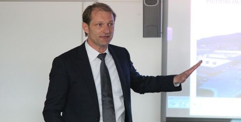 „Das MPA-Verfahren eignet sich bestens für großvolumige Bauteile mit nahezu beliebiger Innengeometrie”, erkärt Rudolf Derntl, Geschäftsführer der Hermle Maschinenbau GmbH.