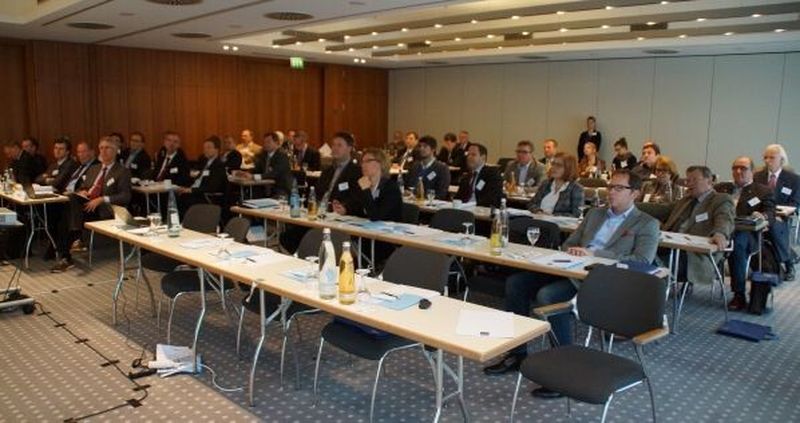 Um medizintechnische Innovationen schneller in der Patientenversorgung einzuführen, plädierten die Referenten der BVMed-Konferenz „Umdenken“ für die Einführung eines „Innovationsfonds“, intelligente Versorgungsverträge mit den Krankenkassen sowie Qualitätsmerkmale in der Erstattung von Leistungen.