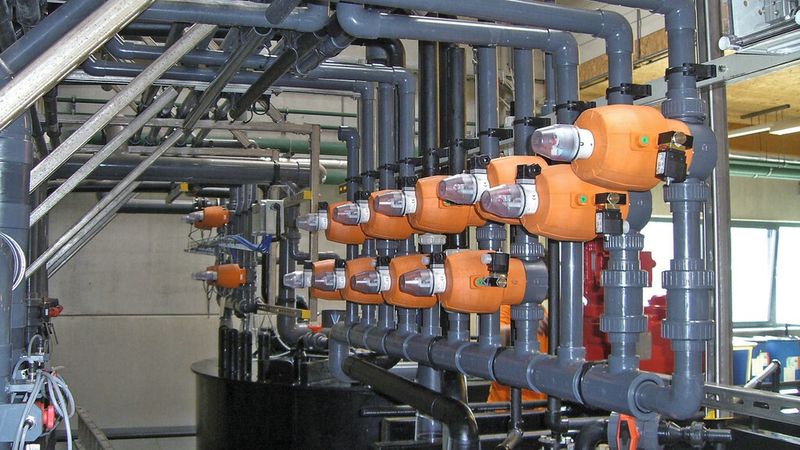 Maintenance friendly pipelines and valves with high chemical resistance were used in an automated mixing plant for flexible mixing and manufacturing of inorganic chemicals.