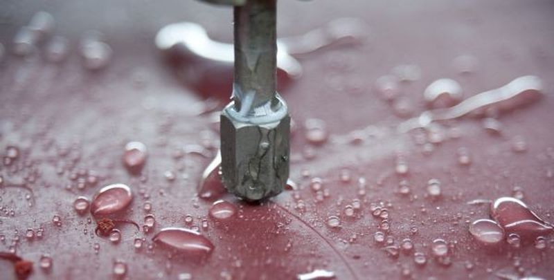 „Die hohe Präzision dieser Technik erinnert schon fast an chirurgische Eingriffe. Sie reduziert den Abrieb und den Bedarf an Nachbearbeitungen auf ein absolutes Minimum,“ beschreibt Guido Klekamp, Vertriebsexperte von Bartsch, den dort genutzten Prozess des Wassertstrahlschneids.