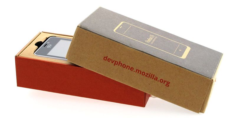Ausgepackt: IP-Insider hat sich eines der ersten Smartphones mit Firefox OS näher angeschaut.
