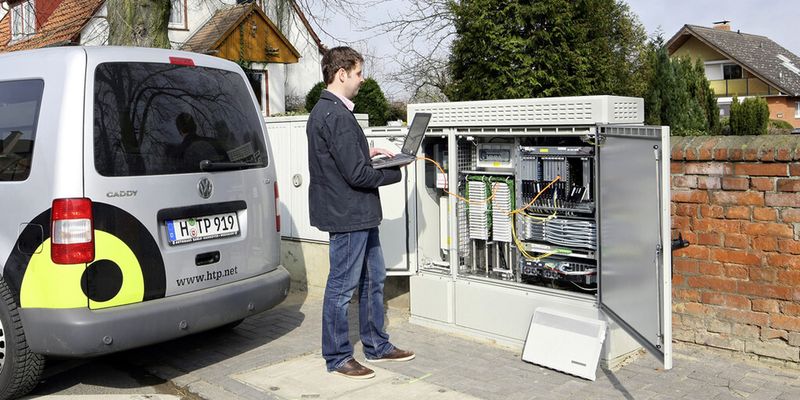 Der Telekommunikations-Dienstleister htp hat zahlreiche MileGate-Systeme für die Bereitstellung unterschiedlicher Sprach- und Datendienste aus Kabelverzweigern im Einsatz.