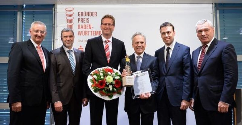 V.l.: Sparkassenpräsident Peter Schneider, Landrat Detlef Piepenburg, der Vorstandsvorsitzende der Kreissparkasse Heilbronn, Ralf Peter Beitner, Preisträger Heinz-Dieter Schunk, Finanz- und Wirtschaftsminister Dr. Nils Schmid sowie der stv. Vorstandsvorsitzende der Kreissparkasse Heilbronn, Matthias Peschke.