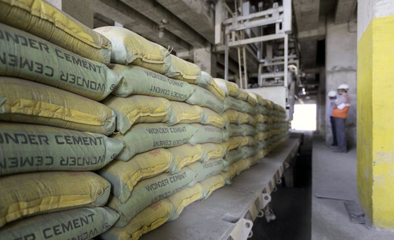 Fig. 1: The bags are automatically loaded and palletised – even when no pallets are available.