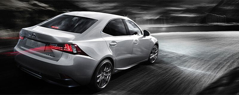 Die dritte Modellgeneration des Lexus IS steht für eine abrupte Abkehr vom Dieselmotor – dafür wird jetzt erstmals ein Hybridantrieb verbaut. „Wir denken momentan nicht an einen Diesel“, sagt Chefentwickler Junichi Furuyama.