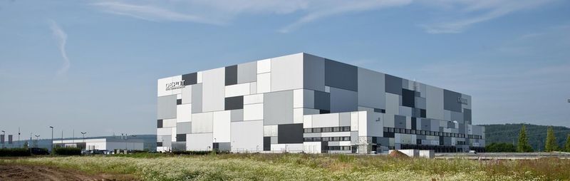 Ein architektonisches Highlight im unterfränkischen Niedernberg: das neue Warenverteilzentrum der Gries Deco Gompany (Depot).