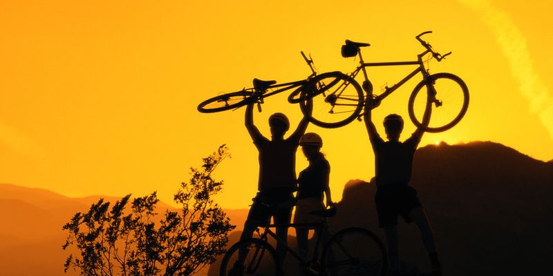 Auf seiner Weltumrundung per Fahrrad bloggt Extremsportler James Ketchell von Unterwegs. Er schützt seinen Login mit der tokenlosen Zwei-Faktor-Authentifizierung SecurAccess und spart sich damit unnötigen Ballast.