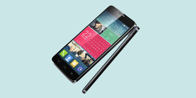 Der Bildschirm des Alcatel One Touch Idol X kommt im Edge-to-Edge-Format, hat keine störenden Ränder und ermöglicht mit der IPS-Technologie einen Blickwinkel von 170 Grad.