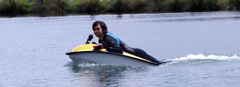 Ein Rettungsboot der anderen Art: das solarbetriebene Jet-Ski-Paddelbord des Designers Ross Kemp