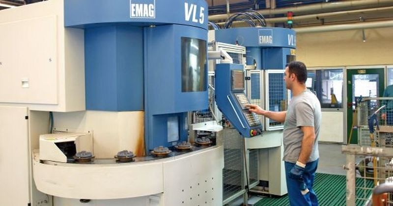 Bild 1: Die zwei Pick-up-Drehmaschinen stehen parallel nebeneinander und sind miteinander verkettet. Auf diese Weise können viele Bauteile komplett bearbeitet werden.