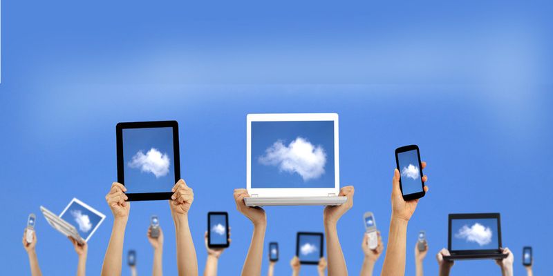 Immer mehr Angestellte arbeiten mit mobilen Geräten und nutzen für den Unternehmenseinsatz eigentlich ungeeignete, weil unsichere, Services wie Speicherdienste. Eine Cloud-Data-Storage-Strategie minimiert Risiken.