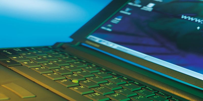 Das „IT-Handbuch für Fachinformatiker“ enthält gebündeltes IT-Fachwissen