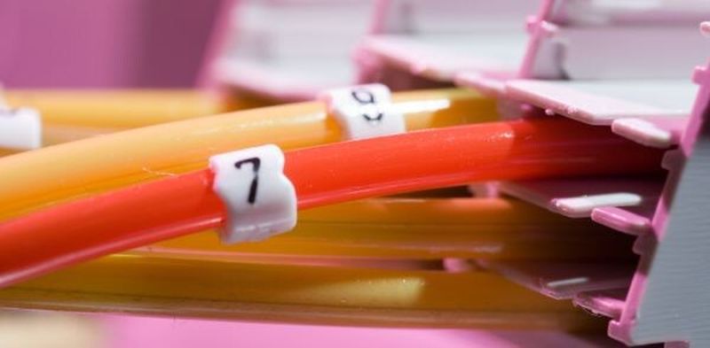 Ob in der Informations- und Kommunikationstechnik zwischen Sender und Empfänger wenige Hundert Meter oder der halbe Erdball liegen, spielt keine Rolle.