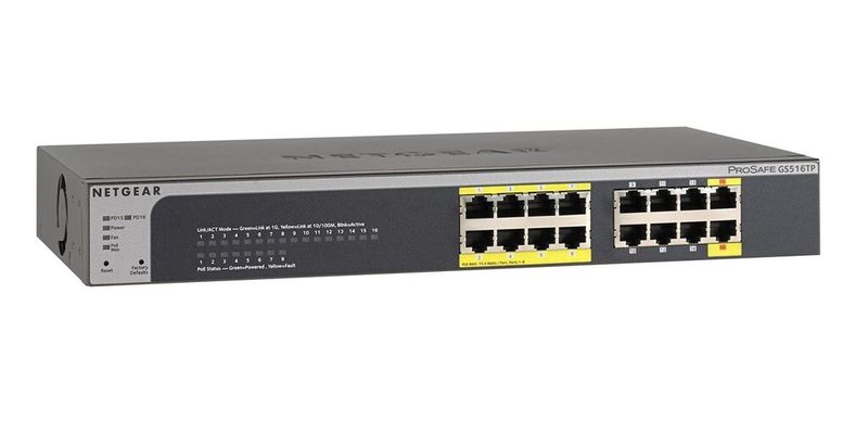 Der Netgear-Switch GS516TP kann über einen anderen PoE-Switch mit Strom versorgt werden und diesen dann an andere PoE-Geräte weiterleiten.