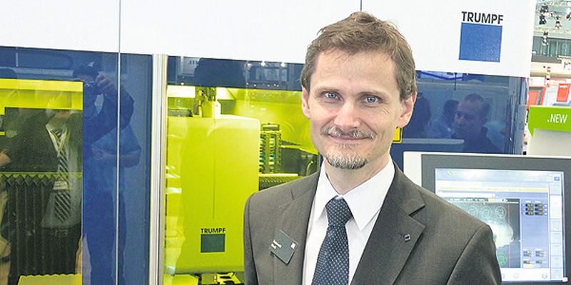 Reinhold Groß, Geschäftsführer Vertrieb der Trumpf Werkzeugmaschinen GmbH & Co. KG: „Damit haben wir zwei Lösungen für ein Problem.“