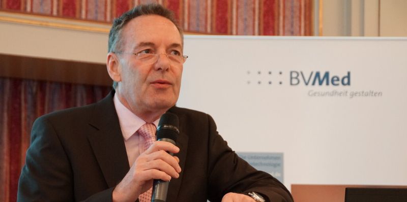 Auf der BVMed-Konferenz zum Medizinprodukterecht in Bonn ist deutlich geworden, dass Zulassungsstellen und Hersteller werden europaweit einheitlich und besser überwacht werden. Nach Ansicht von BVMed-Geschäftsführer und Vorstandsmitglied Joachim M. Schmitt ist der europäische Medizinprodukte-Rechtsrahmen in Deutschland mustergültig umgesetzt worden
