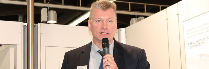 „Diese Perspektiven nimmt Festo von den internationalen Märkten auf und leitet daraus maßgeschneiderte Produkte für seine Kunden weltweit ab“, erklärt Dr. Ansgar Kriwet, Vorstand Vertrieb von Festo, auf der SPS IPC Drives im November 2013.