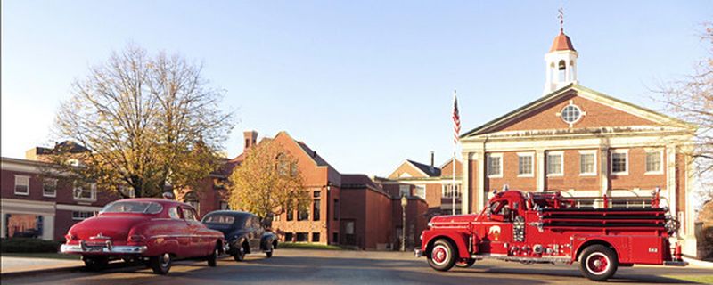 In der amerikanischen Stadt Elgin Park gibt es nur Autos aus der Mitte des vergangenen Jahrhunderts. Gleichzeitig existiert die Stadt nur, weil es diese Autos gibt. Mit etwas Abstand wird klar, wie das funktioniert.