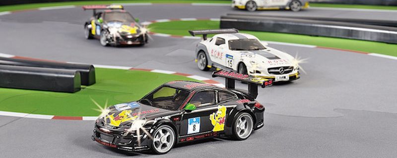 Die Fachzeitschrift „Modell Fahrzeug“ hat die „Modellfahrzeuge des Jahres 2013“ gekürt. In 22 Kategorien wurden die schönsten Miniaturen gesucht. Mercedes-Benz erhielt eine Auszeichnung für seine Modellauto-Strategie.