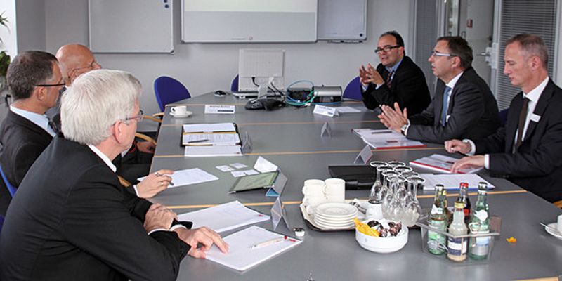 Beim Roundtable von MM Maschinenmarkt kamen Vertreter von vier Druckluftanbietern zu einer lebhaften Diskussion zusammen.