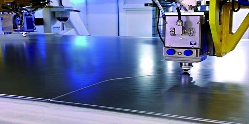 „Dynamic-Flow-Technologie“ nennt sich das Verfahren, bei dem drei kooperierende Schneidköpfe zum Einsatz kommen.