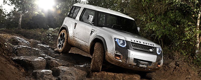 So oder ähnlich könnte der Nachfolger des Land Rover Defender aussehen (im Bild das DC100 Concept). Laut der britischen Automobilzeitschrift „Autocar“ gibt es Gerüchte, nach denen der Automobilhersteller ein SUV mit ähnlichem Styling wie der DC100 erwägt.