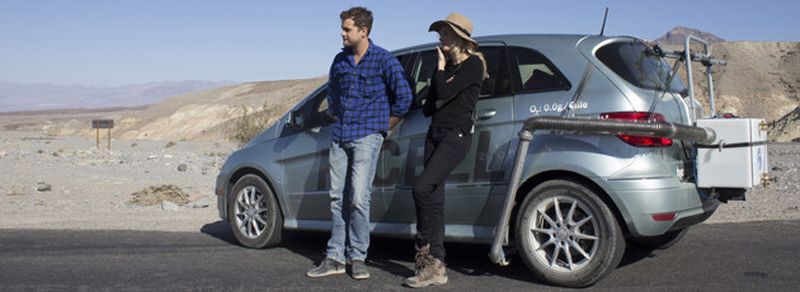 Making of „The Death Valley Experiment“, Diane Kruger & Joshua Jackson mit der Mercedes-Benz B-Klasse F-CELL im Death Valley, USA, 2013