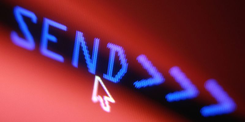 Vor dem Versand sollte man E-Mails im Idealfall verschlüsseln. Teilen Sie uns mit, welche Lösung Ihrer Ansicht nach die beste ist.