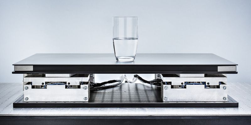 Plattform zur Schwingungsberuhigung in allen Raumrichtungen.