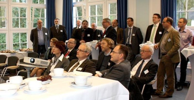 24 Einkaufsprofis waren beim ersten Einkaufsleiter-Frühstück zu Gast bei der TAW.