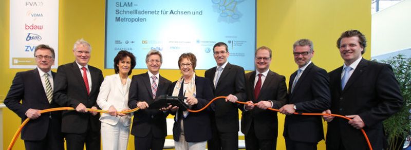 SLAM–Auftakt auf der Hannover Messe: mit Wirtschaftsstaatsekretärin Brigitte Zypries und den Konsortialpartnern