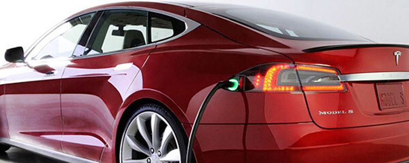 Tesla hat sich ehrgeizige Ziele gesetzt. Deutschland-Chef Philipp Schröder verdeutlicht im Interview, wie und mit welchen Partnern der Automobilhersteller die Ziele erreichen will.