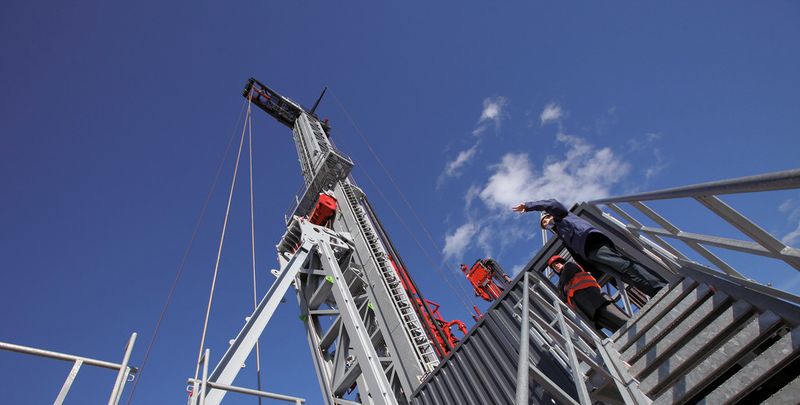Sky high and deep underground: While the borehole reaches down over 1000–meters (3280–foot), the place on the wellhead is small and hazardous.