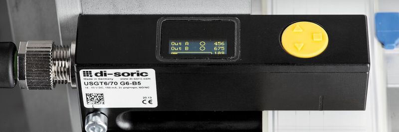 Mit dem OLED-Display und der 3-fachen Teach-In-Taste können Konfigurationen einfach eingestellt werden.