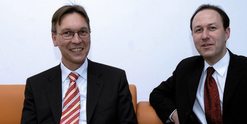 Machen sich Gedanken zur Beziehung zwischen Medizintechnikherstellern, deren Zulieferern und den benannten Stellen – die Inpac-Geschäftsführer Dr. Heiko Kaczorowski (li) und Dr. Ralph Hermann.