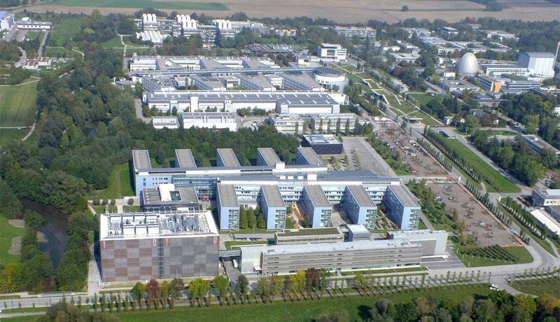 Das LRZ aus der Luft - es steht in Garching bei München