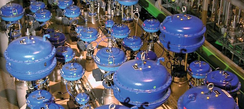 Sipart PS2 is currently the most widely used positioner for linear and part-turn actuators in a wide range of process industries. The proven all-round design has a particularly flexible stroke range and intelligent diagnostics and it communicates via Hart, Profibus PA, or Foundation Fieldbus.