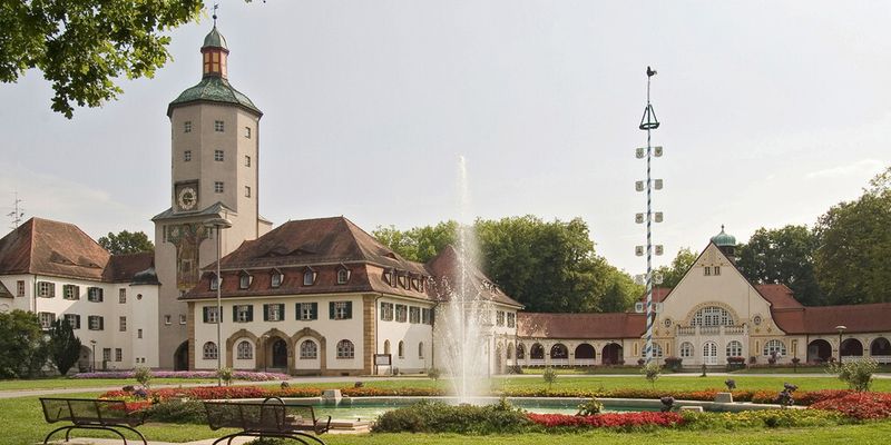 Das Bezirksklinikum Mainkofen ist eine Fachklinik für Psychiatrie, Psychotherapie und Psychosomatik, Forensische Psychiatrie, Neurologie und Neurologische Frührehabilitation.