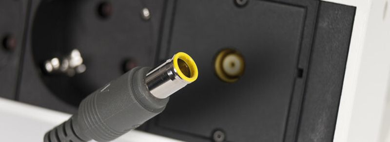 Innovatives LV-DC-Steckersystem: lichtbogenfrei, anwendungsspezifische Ausgangsspannung, kein Standby-Leistungsverbrauch.
