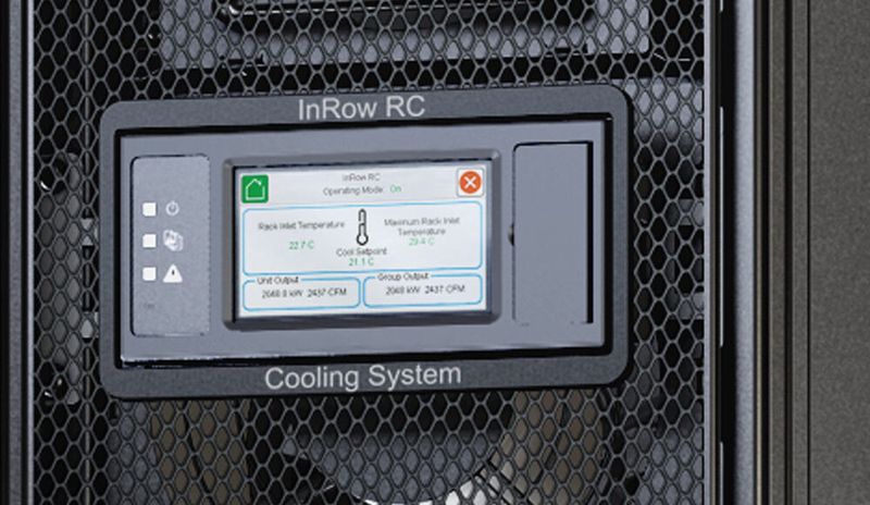 Die Modelle der Kühlsystem-Reihe In-Row RC bieten jeweils ein integriertes 4,3-Zoll-Touch-Farbdisplay.