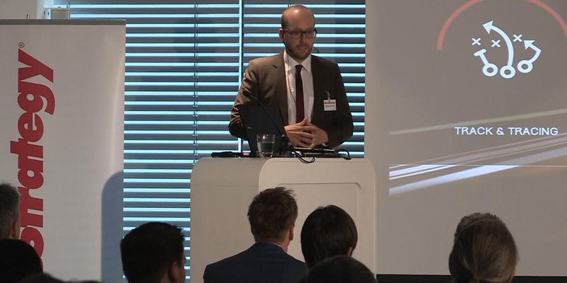 Bastian Könings von MicroStrategy zeigte, wie die Lieferkette durch eine bessere und schnellere Zusammenarbeit zwischen Händlern und Lieferanten auch mit mobilen Lösungen optimiert werden kann.