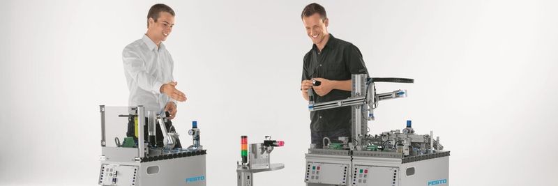 Plug & Produce in der praktischen Anwendung: Die Demonstrationsanlage für AutoPnP zeigt, wie sich Rüstzeiten in der Produktion minimieren und die Wandlungsfähigkeit der Fabriken erhöhen lassen.